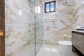 Stylish 3BR Villa by Vistacana Rentals