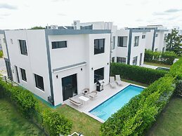 Stylish 3BR Villa by Vistacana Rentals