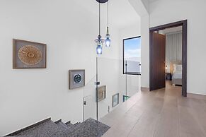 Stylish 3BR Villa by Vistacana Rentals