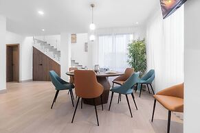 Stylish 3BR Villa by Vistacana Rentals