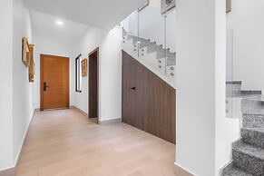 Stylish 3BR Villa by Vistacana Rentals