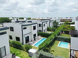 Stylish 3BR Villa by Vistacana Rentals