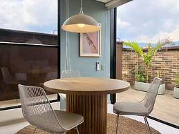 Cozy Studio w/ Balcony in Laureles Medellín