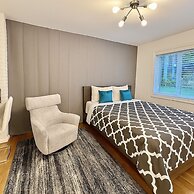 Luxury 180 degree Lake View