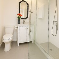 Luxury 180 degree Lake View