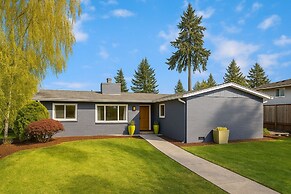 Luxury 180 degree Lake View