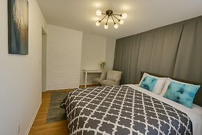 Luxury 180 degree Lake View