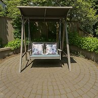 Luxury 180 degree Lake View