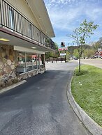Sleepy Bear Motel