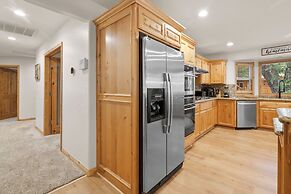 Arctic Wolf at Summit Base