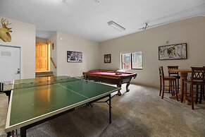 Arctic Wolf at Summit Base