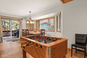 Arctic Wolf at Summit Base