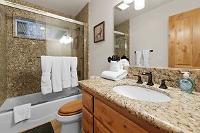 Arctic Wolf at Summit Base