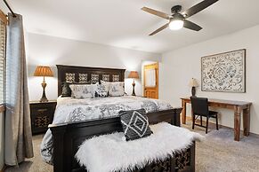 Arctic Wolf at Summit Base