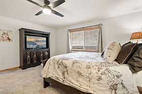 Arctic Wolf at Summit Base