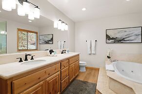 Arctic Wolf at Summit Base