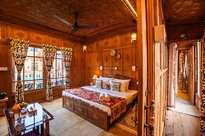 Moustache Houseboat Srinagar