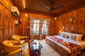 Moustache Houseboat Srinagar