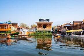 Moustache Houseboat Srinagar