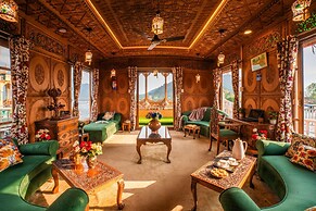Moustache Houseboat Srinagar