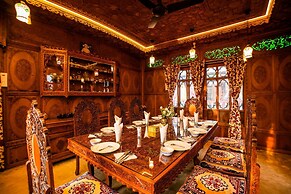 Moustache Houseboat Srinagar