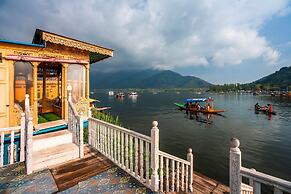 Moustache Houseboat Srinagar