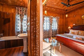 Moustache Houseboat Srinagar
