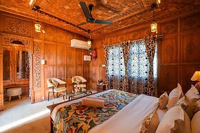 Moustache Houseboat Srinagar