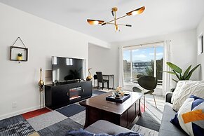 Spacious 5BR Retreat 8 Beds Beach & Golf