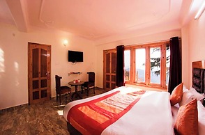 Hotel Karan Regency Shimla Mountain View