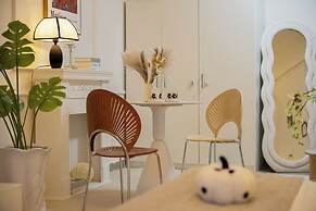 Xi'an Hills & Lostwine Downtown Suite