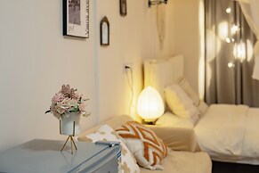 Xi'an Hills & Lostwine Downtown Suite