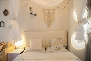 Xi'an Hills & Lostwine Downtown Suite