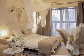 Xi'an Hills & Lostwine Downtown Suite