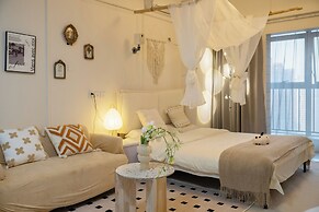 Xi'an Hills & Lostwine Downtown Suite