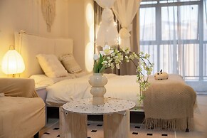 Xi'an Hills & Lostwine Downtown Suite