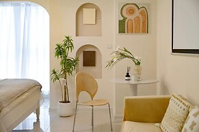 Xi'an Hills & Lostwine Downtown Suite