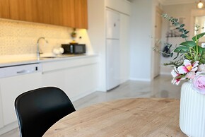 Moonlight Apart Sea View