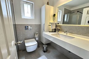 Moonlight Apart Sea View