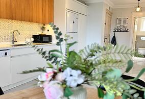 Moonlight Apart Sea View