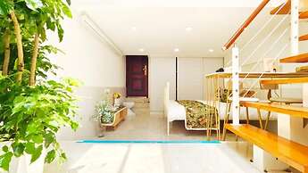 Shanghai Hills & Aromahome ModernCottage