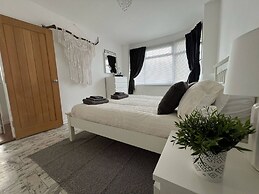 Peaceful Retreat in Southampton's Countryside