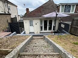 Peaceful Retreat in Southampton's Countryside