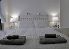 Peaceful Retreat in Southampton's Countryside