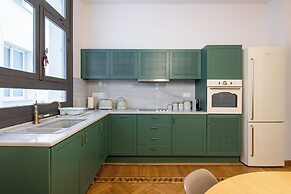 Meadows - Luxury 3-Bedroom Apt in Athens