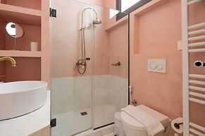 Meadows - Luxury 3-Bedroom Apt in Athens