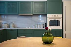 Meadows - Luxury 3-Bedroom Apt in Athens