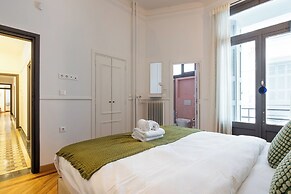 Meadows - Luxury 3-Bedroom Apt in Athens