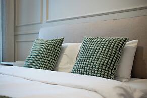 Meadows - Luxury 3-Bedroom Apt in Athens