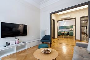 Meadows - Luxury 3-Bedroom Apt in Athens